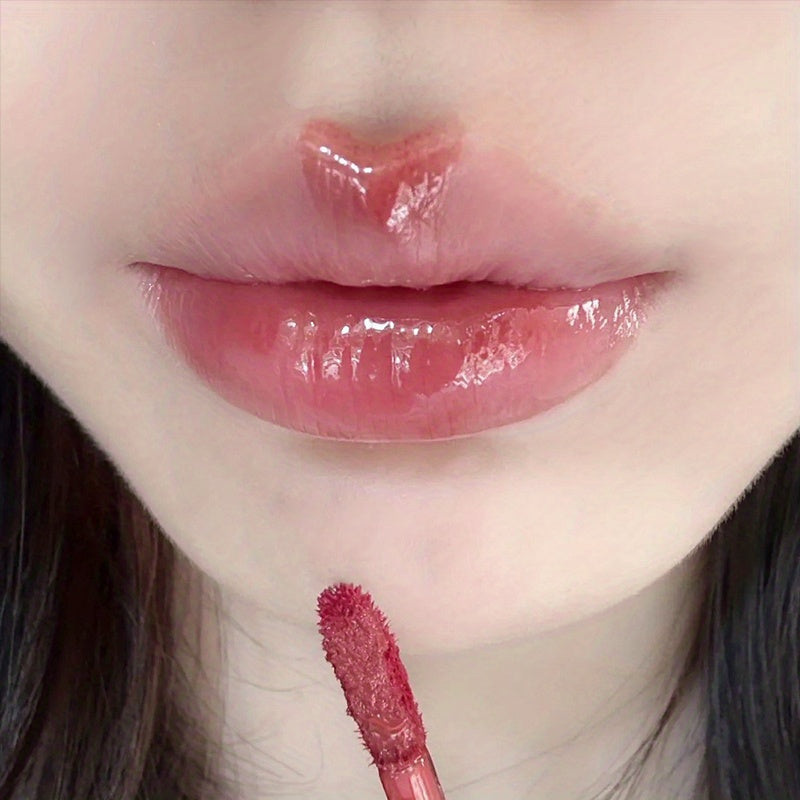 6 color lip glaze, cute little bear, mirror gloss, jelly lips with sparkling light dew water, long-lasting stain resistant transparent film forming lip gloss, full lip color.