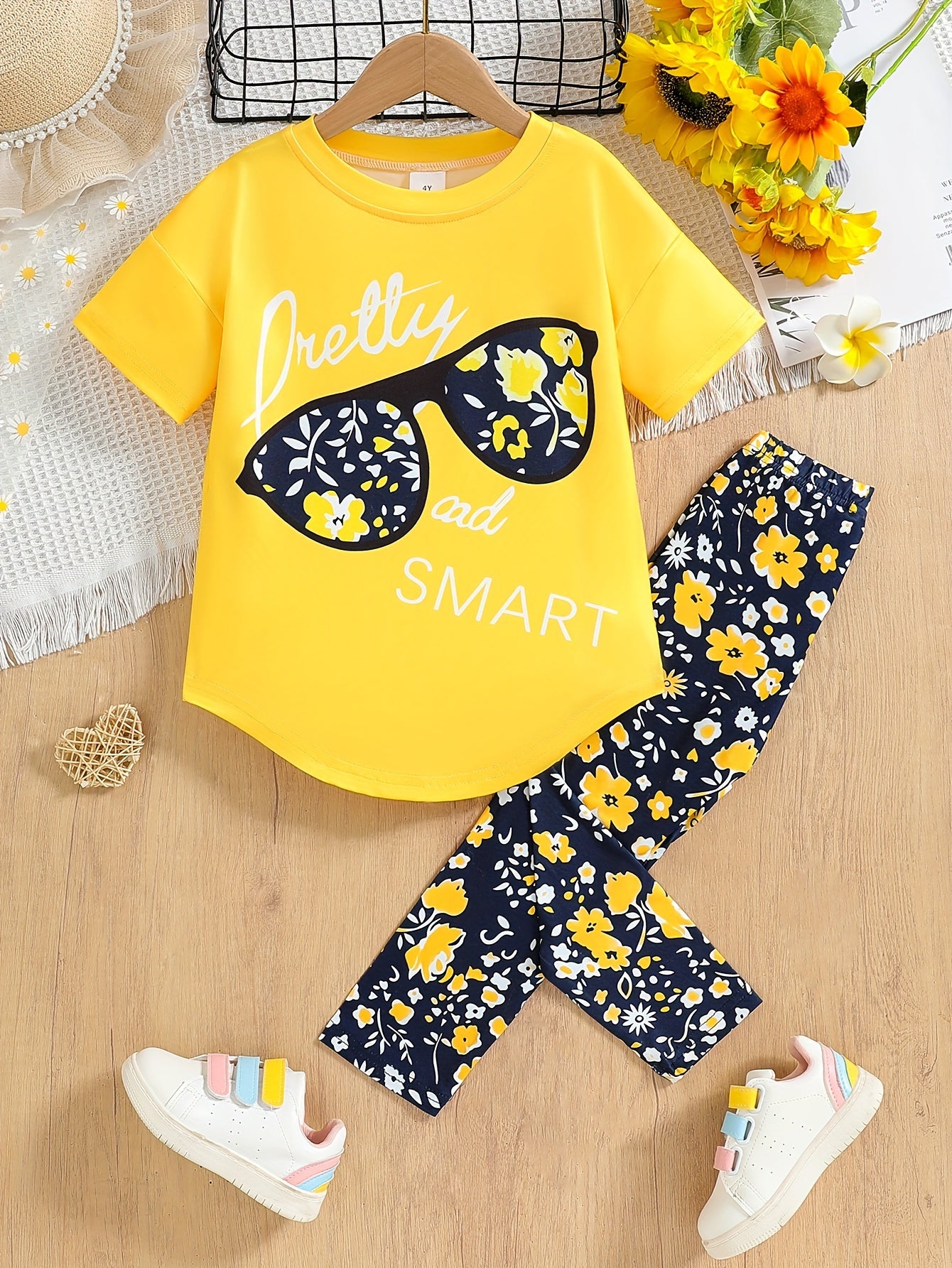 2pcs Girls' Clothing Party Slogan Large Glasses Print Pattern Drop Shoulder Irregular Hem Design Loose Short Sleeve T-Shirt + Floral Print Skinny Nine-Tenths Bottoms Set Girls' Summer Outfit Holiday Gift Girls' Fashion Casual Kids Suitable for Outdoors, P