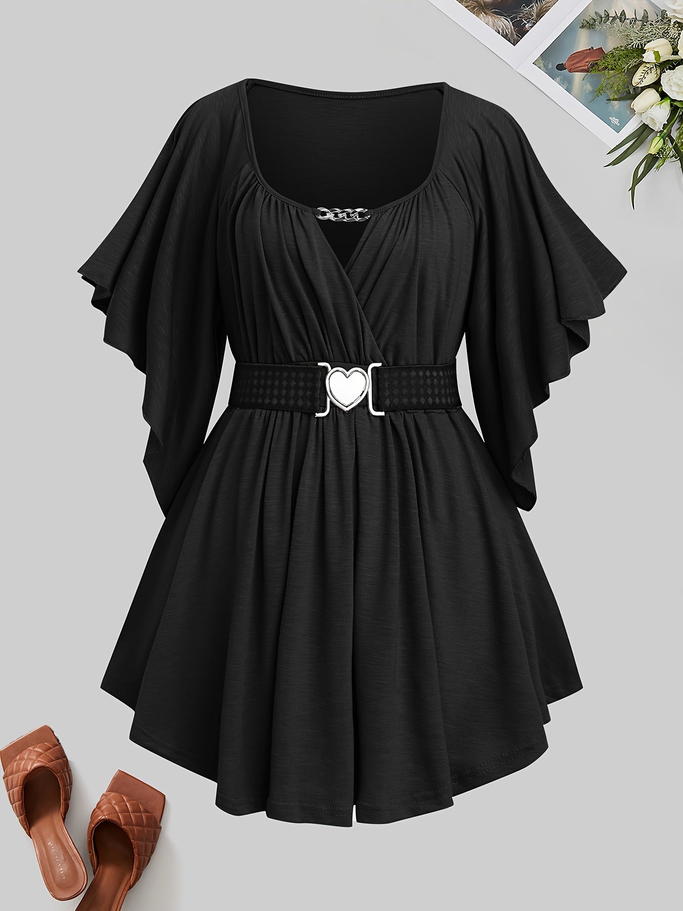 Women's Plus Size Elegant Metal Heart Belted T-Shirt - 100% Polyester Casual Chic Short Sleeve Top with Ruching Detail, Round Neck & All-Season Comfort