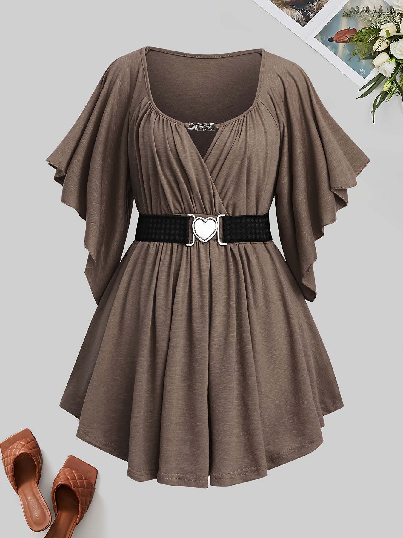 Women's Plus Size Elegant Metal Heart Belted T-Shirt - 100% Polyester Casual Chic Short Sleeve Top with Ruching Detail, Round Neck & All-Season Comfort