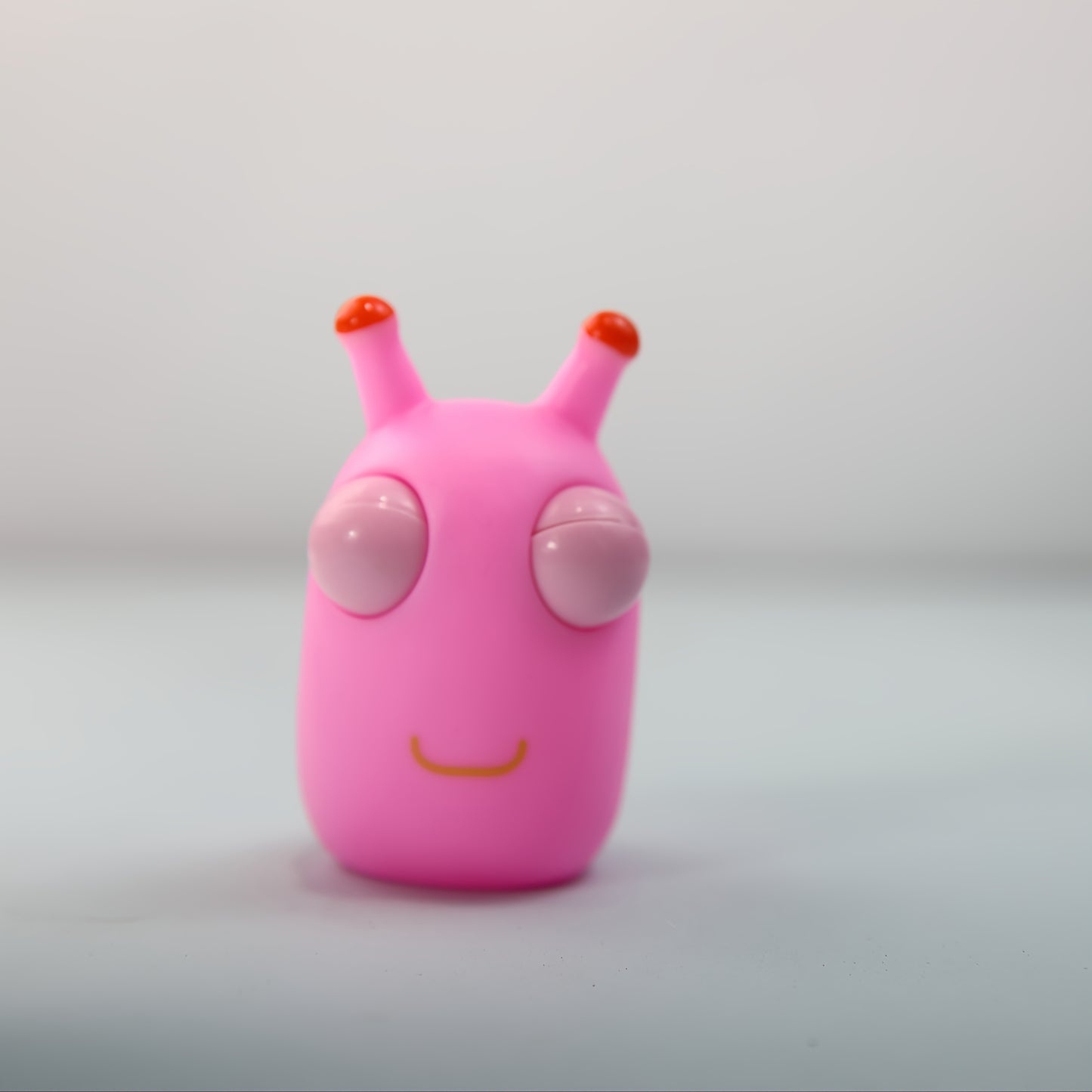 You Can Choose from 12 Different Colors of 1pc/2pcs/3pcs, And The Fun Bugs Will Pop Their Eyes Out When Squeezed. They Make Great Gifts for Party Favor Bags.