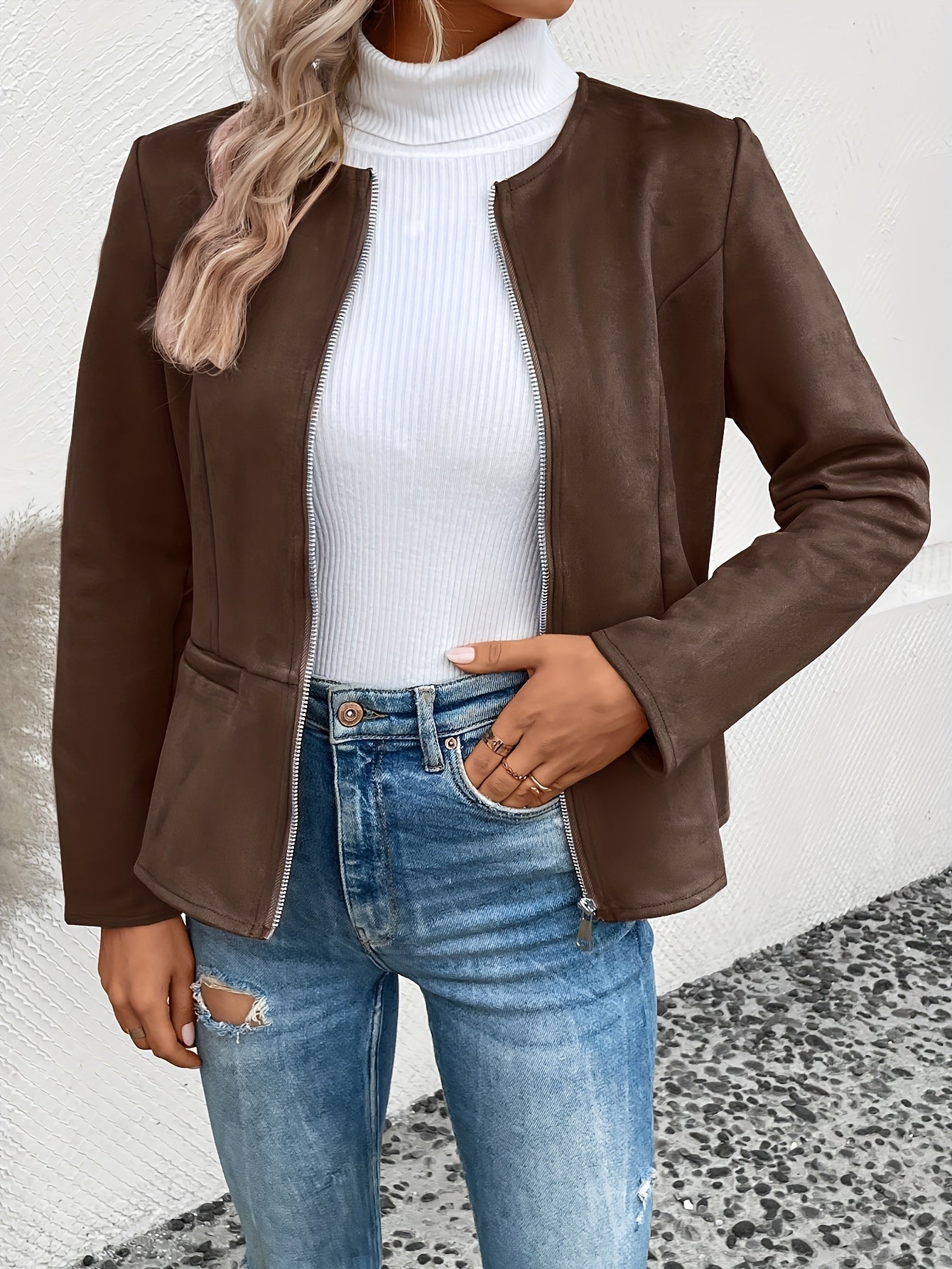 Women'S Stylish Round Neck Fitted Long Sleeve Cardigan with a Short Zip-Up Jacket.