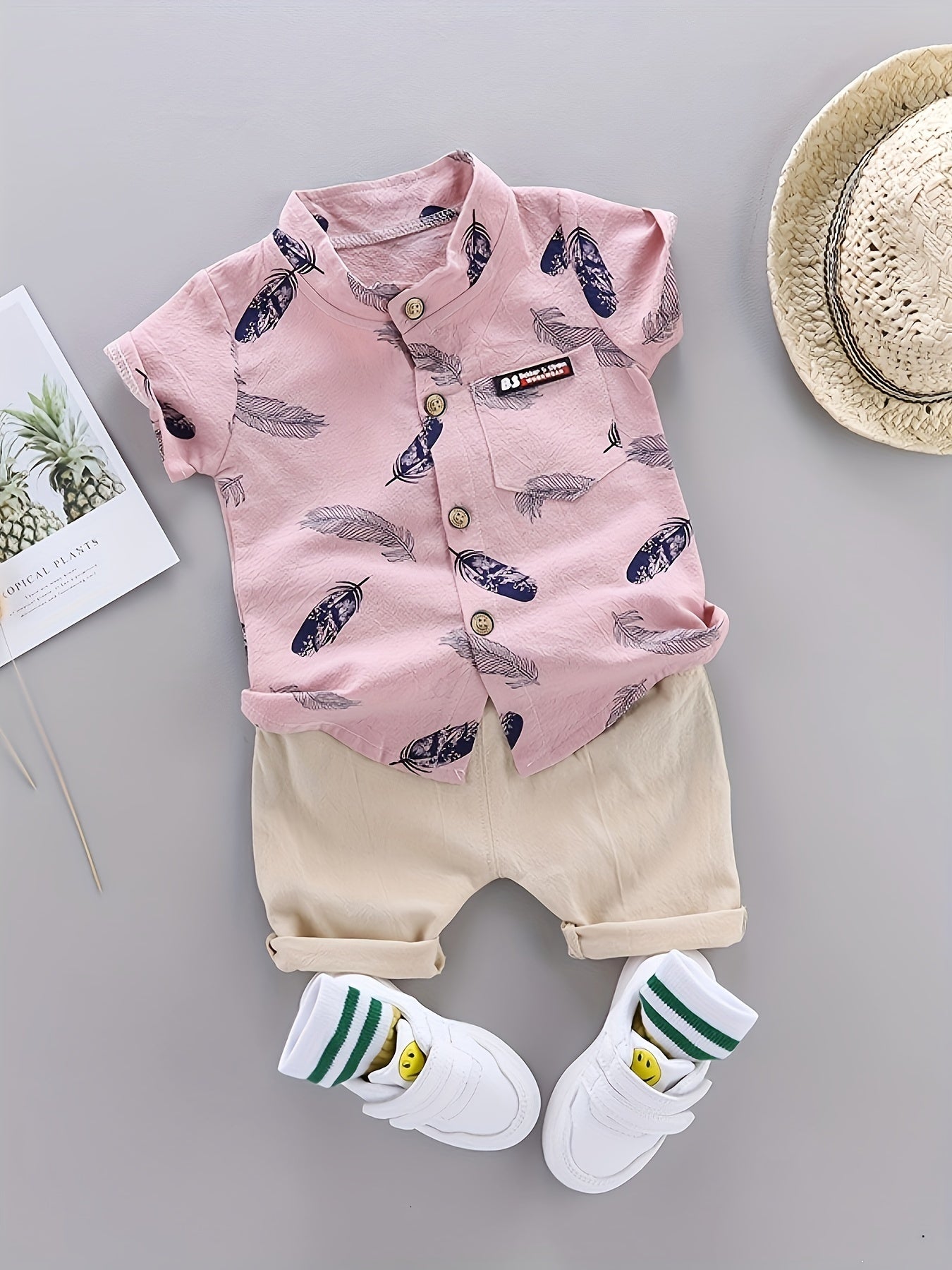 Youngsters' Summer Feather Print Short Sleeve Shirt & Shorts Set - Light Pink with Blue Feathers, Beige Shorts, White Sneakers with Green Stripes, Casual Playwear for Youngsters, Youngsters'S Summer Outfit, Perfect for Outdoor