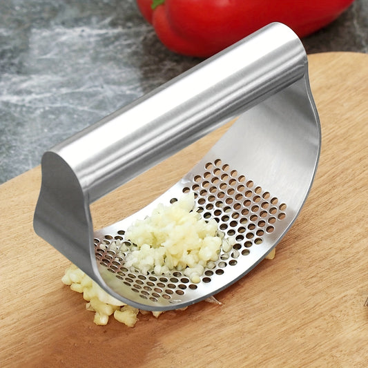 1pc Stainless Steel Garlic Press - Manual Garlic Crusher with Ergonomic Handle, Durable Kitchen Tool for Crushing Garlic, No Electricity Needed, Easy to Clean, Perfect for Home Cooking, Garlic Crusher for Kitchen, Cooking Essentials, Sleek Metallic Finish