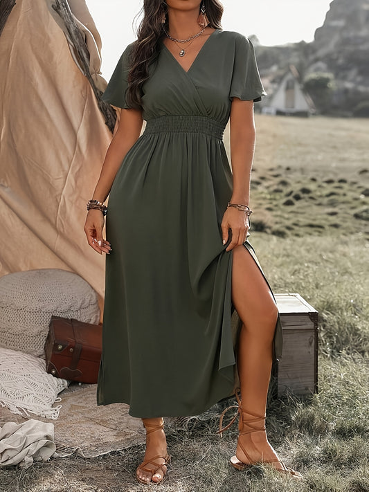 Plus Size Solid Shirred Cinched Waist Dress, Casual Surplice Neck Short Sleeve Slit Dress For Spring & Summer, Women's Plus Size Clothing