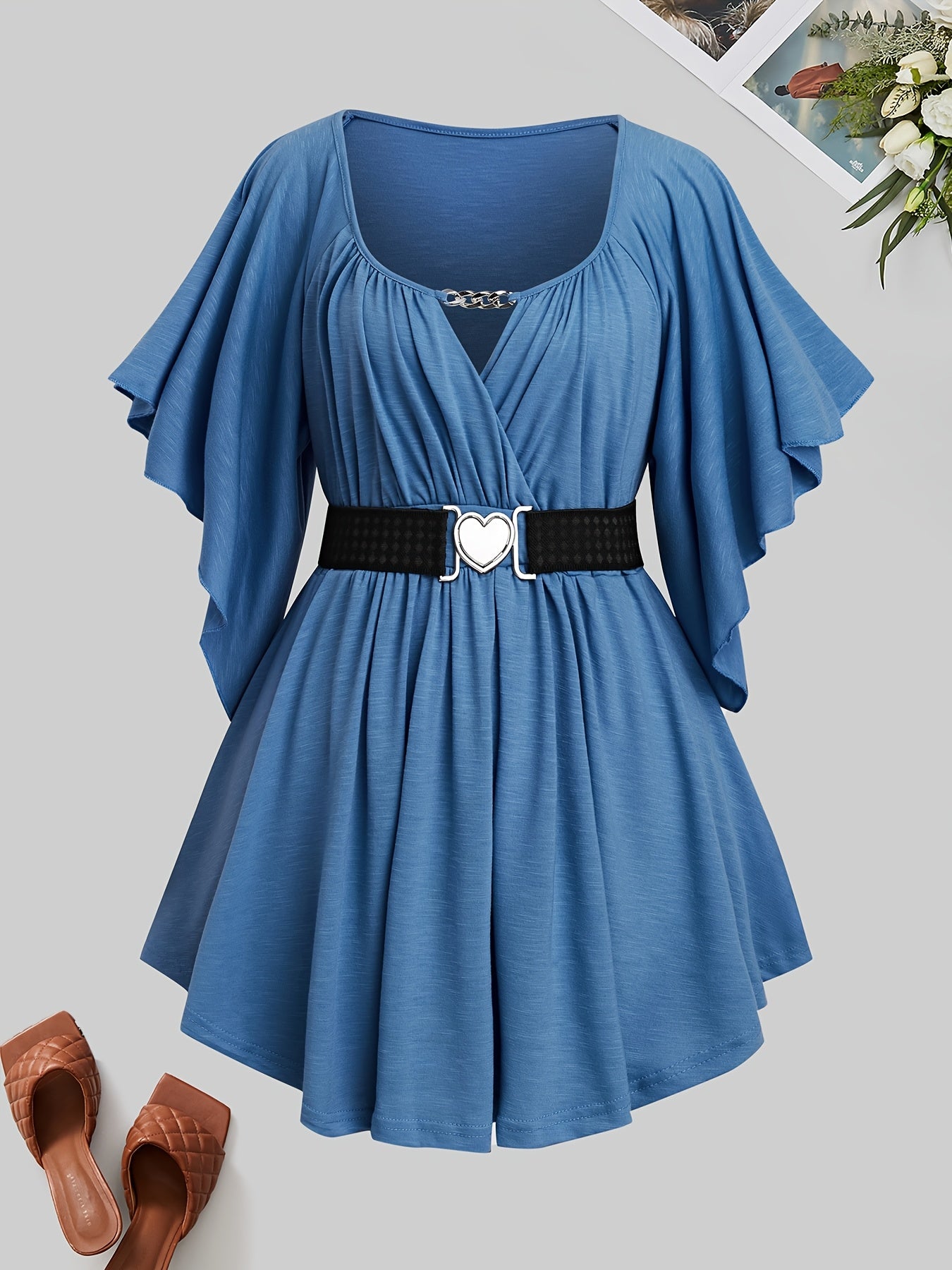 Women's Plus Size Elegant Metal Heart Belted T-Shirt - 100% Polyester Casual Chic Short Sleeve Top with Ruching Detail, Round Neck & All-Season Comfort