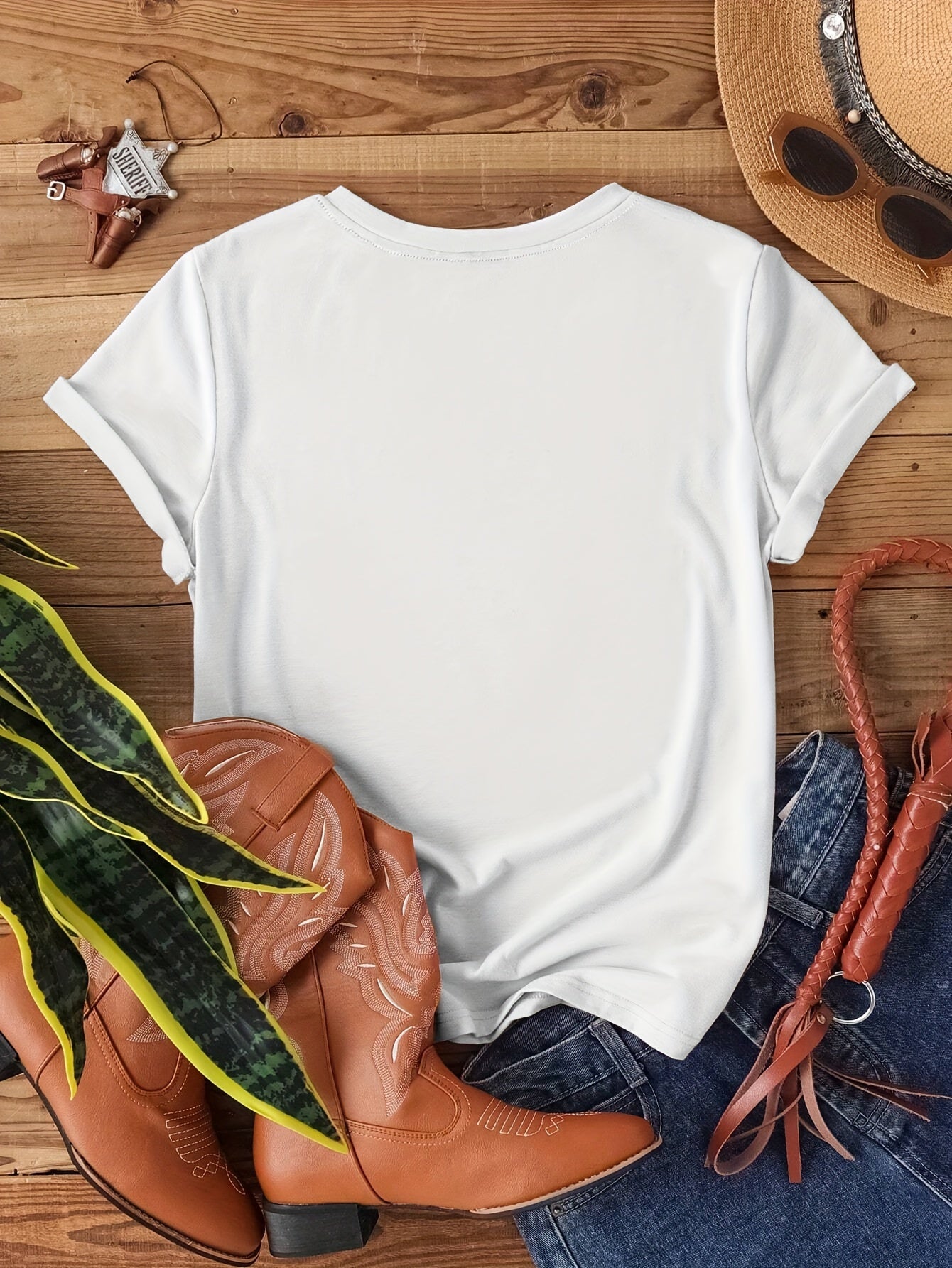 Heart Print Crew Neck T-Shirt, Casual Short Sleeve Top For Spring & Summer, Women's Clothing
