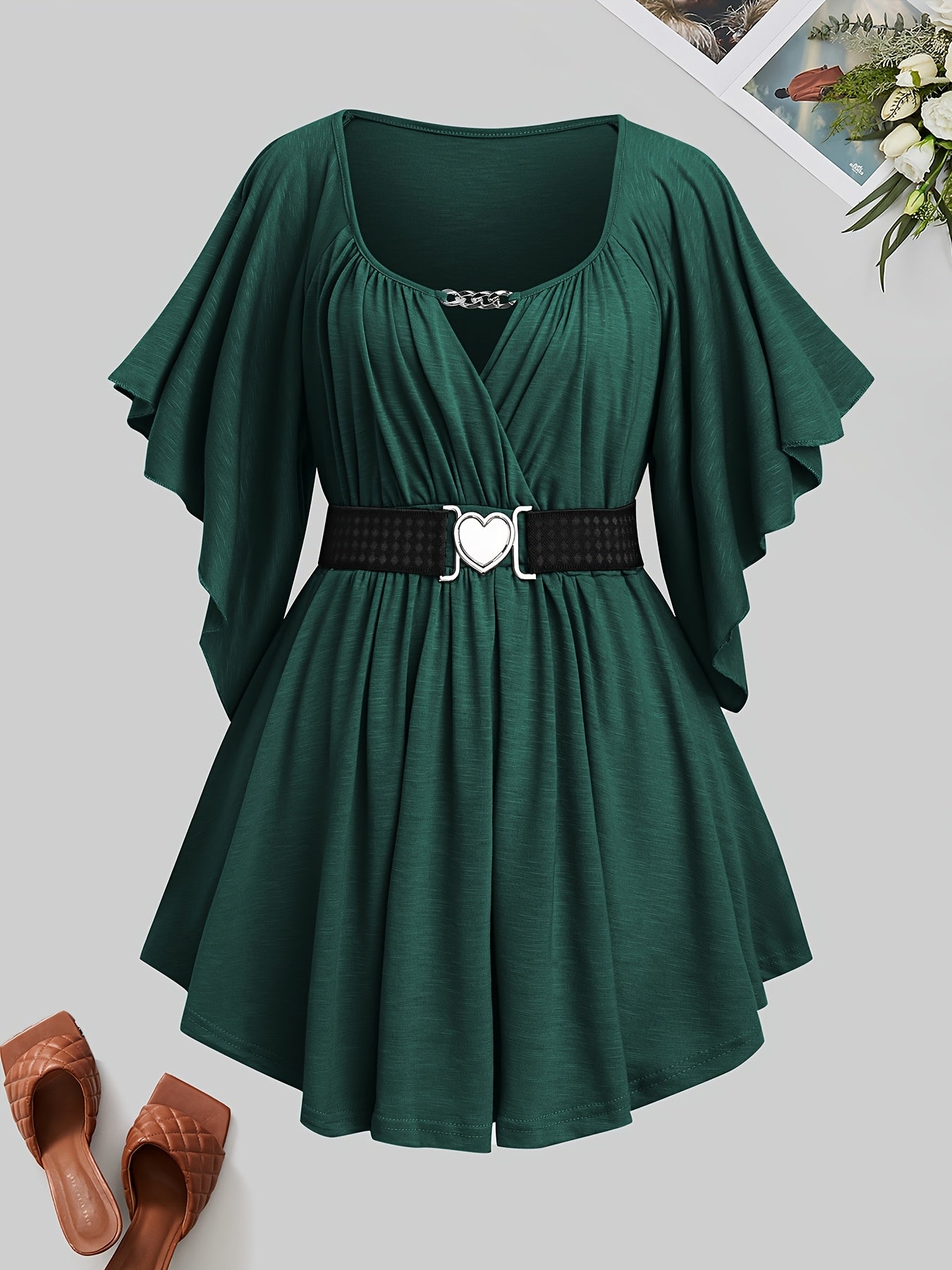 Women's Plus Size Elegant Metal Heart Belted T-Shirt - 100% Polyester Casual Chic Short Sleeve Top with Ruching Detail, Round Neck & All-Season Comfort
