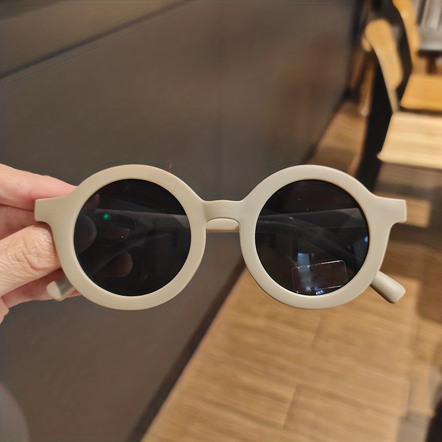 Korean-style cute glasses for boys and girls, fashionable dressing glasses, decorative lenses, boys' decorative mirrors, girls' glasses, shooting props, catwalk shows, party glasses, Halloween and Christmas gifts