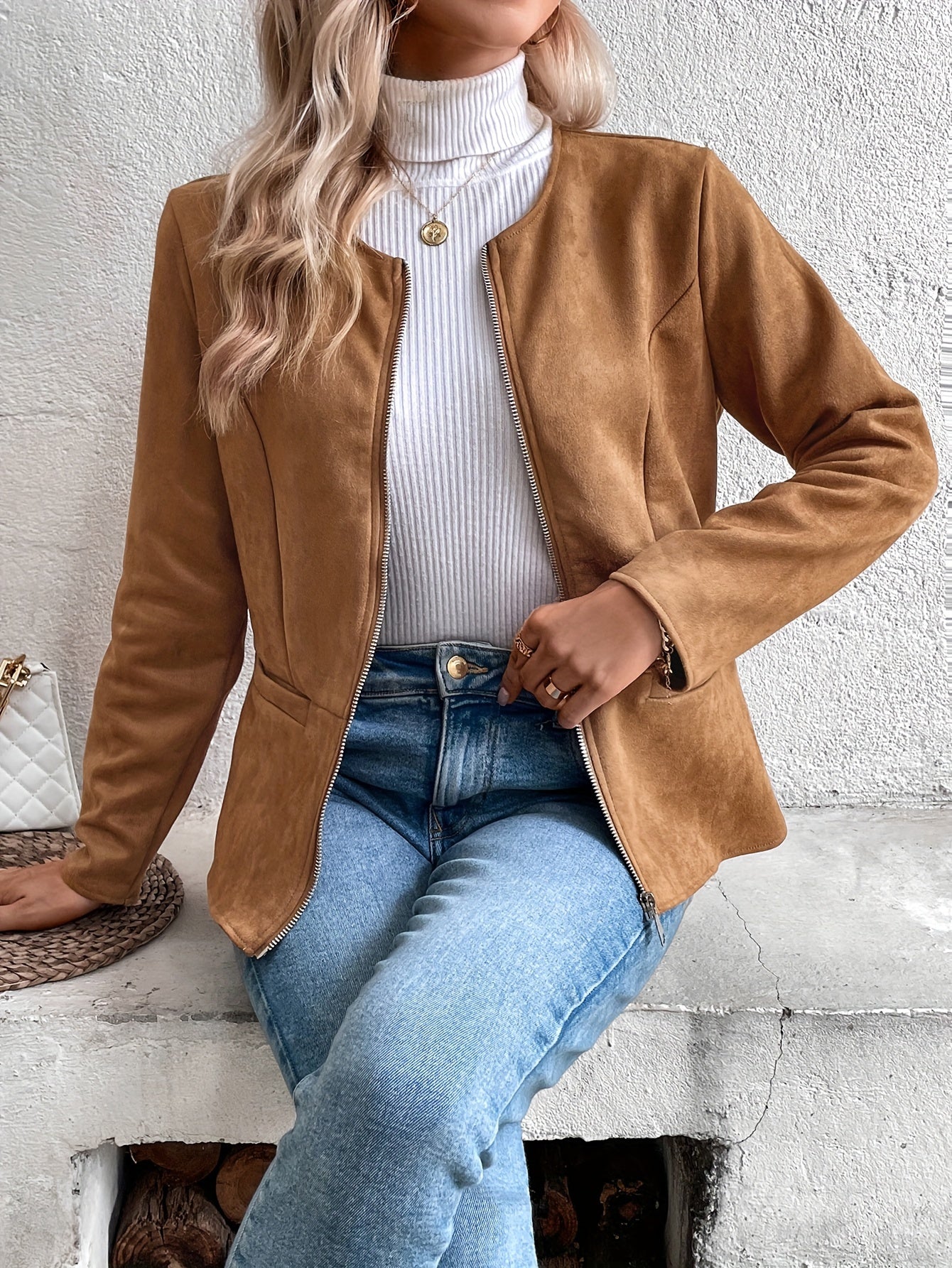 Women'S Stylish Round Neck Fitted Long Sleeve Cardigan with a Short Zip-Up Jacket.