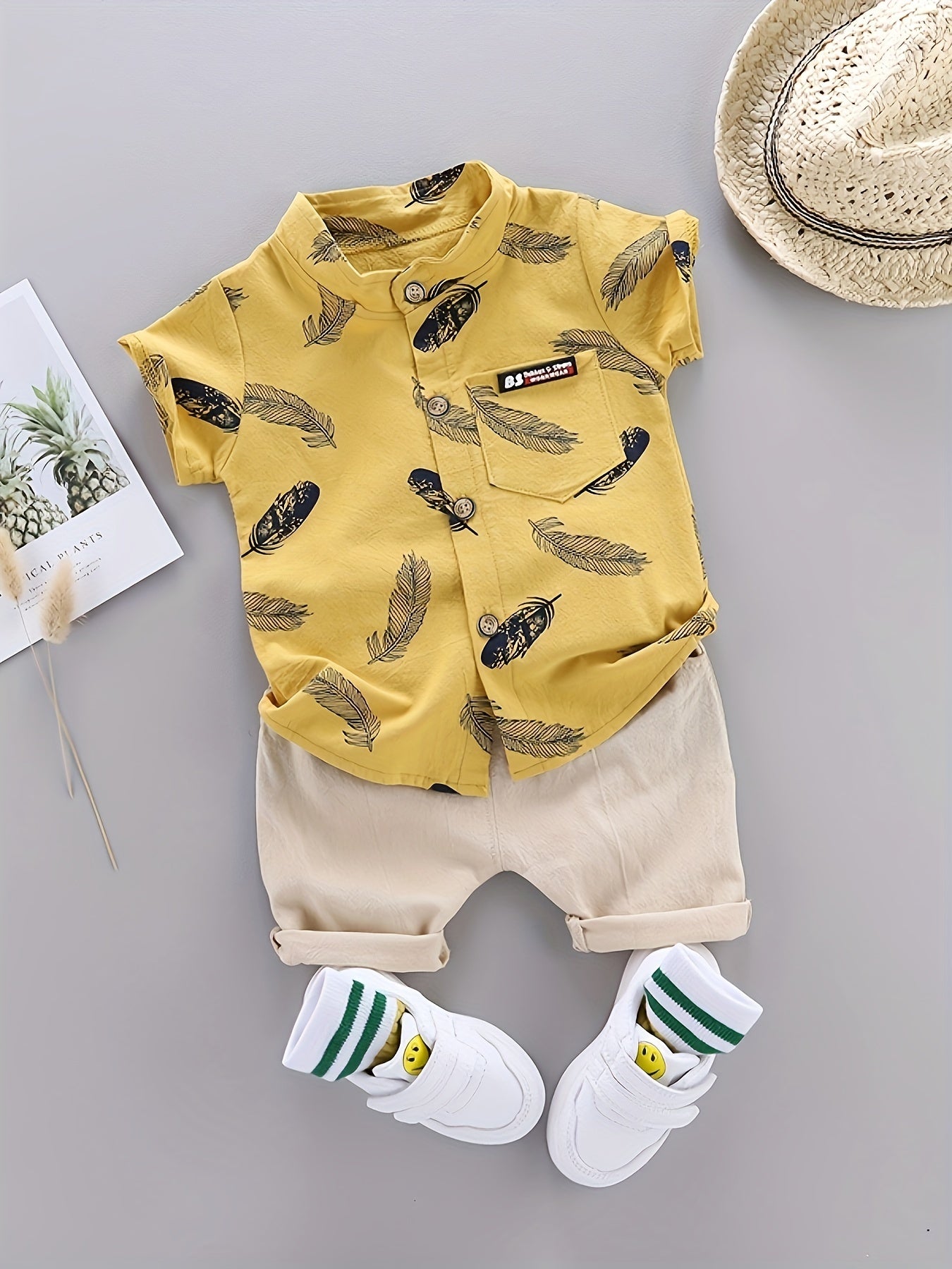 Youngsters' Summer Feather Print Short Sleeve Shirt & Shorts Set - Light Pink with Blue Feathers, Beige Shorts, White Sneakers with Green Stripes, Casual Playwear for Youngsters, Youngsters'S Summer Outfit, Perfect for Outdoor