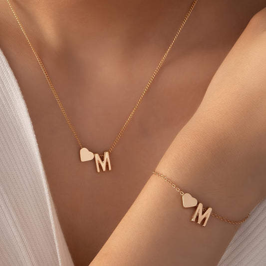 A Stylish And Minimalist Two-Piece Set Featuring a Metal Heart And English Letter Necklace And Bracelet, Perfect for Everyday Commuting Wear.